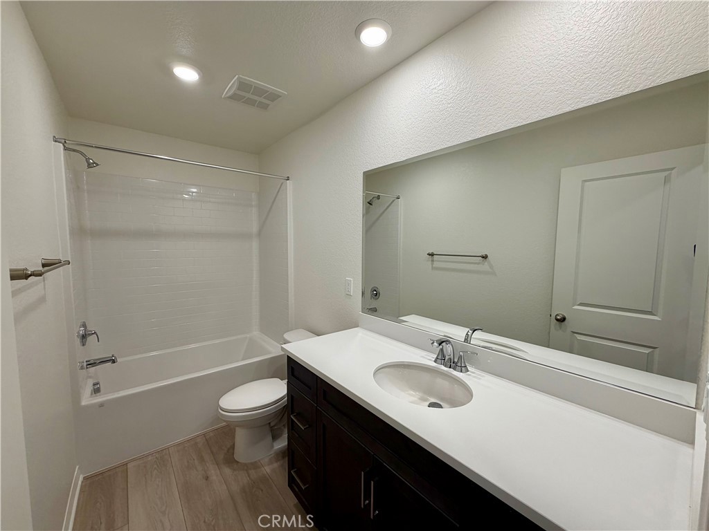 9643 Babaco Street Riverside, CA 92508 - Photo 12 of 18 Upstairs Bathroom