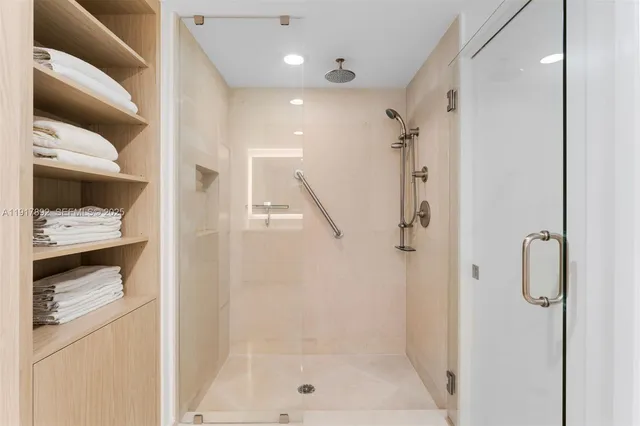 $2,590,000 | 6899 Collins Avenue, Unit 601, Miami Beach, FL 33141