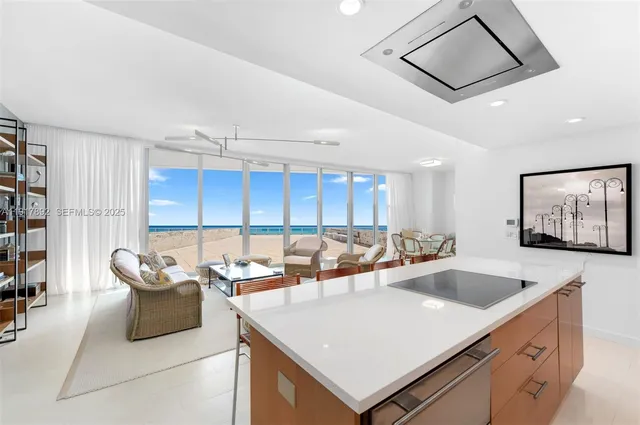 $2,590,000 | 6899 Collins Avenue, Unit 601, Miami Beach, FL 33141