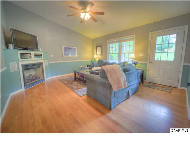 160 Greene Acres Road South Stanardsville, VA 22973 - Photo 4 of 34 Living Room