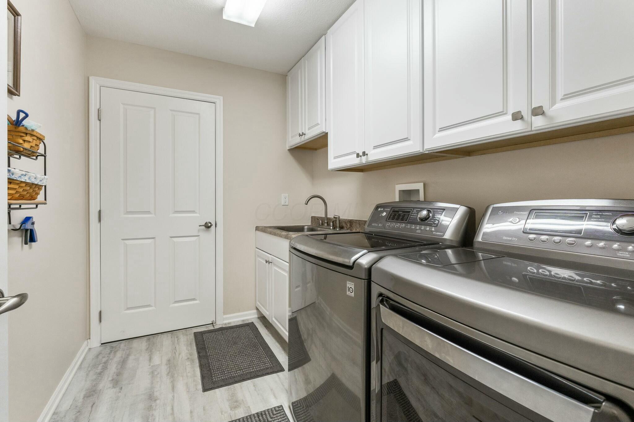 223 Stonegate Loop Pataskala, OH 43062 - Photo 34 of 61 Laundry Room