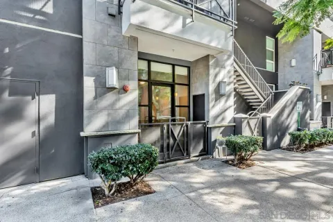 a view of entryway and hall