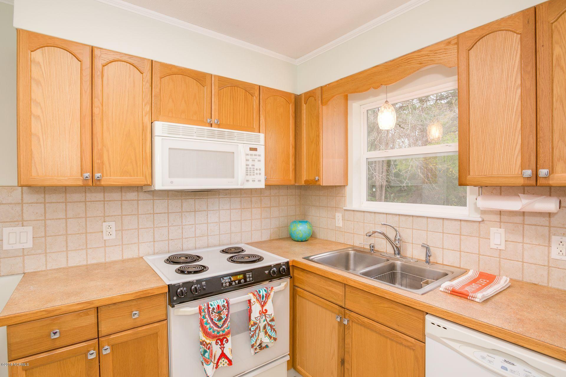 330 Richelieu Road Wilmington, NC 28412 - Photo 8 of 22 10