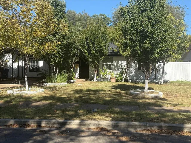 $280,000 | 765 Ivywood Drive, Dallas, TX 75232