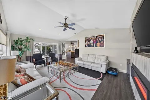 $850,000 | 1425 Southwest 50th Street, Cape Coral, FL 33914