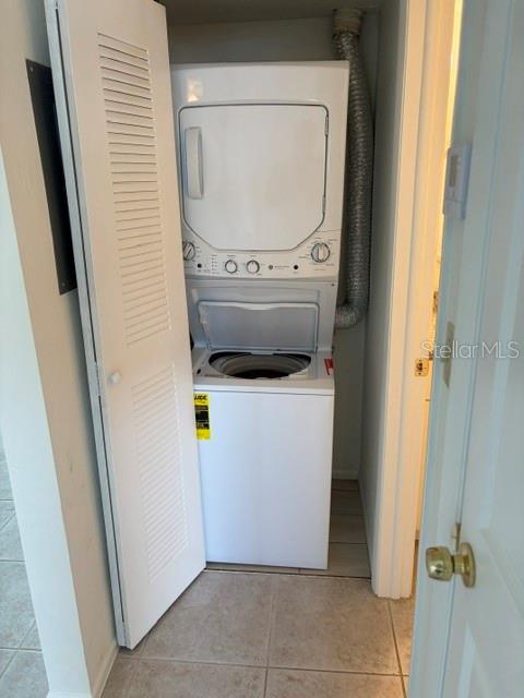 25225 Rampart Boulevard, Unit 1702 Punta Gorda, FL 33983 - Photo 19 of 19 a utility room with dryer and washer
