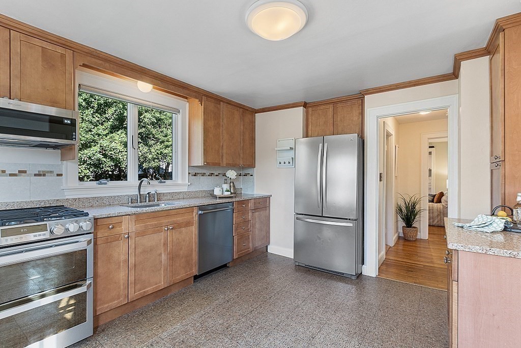 15 Gilmore Road Belmont, MA 02478 - Photo 8 of 26 Gallery Image 8