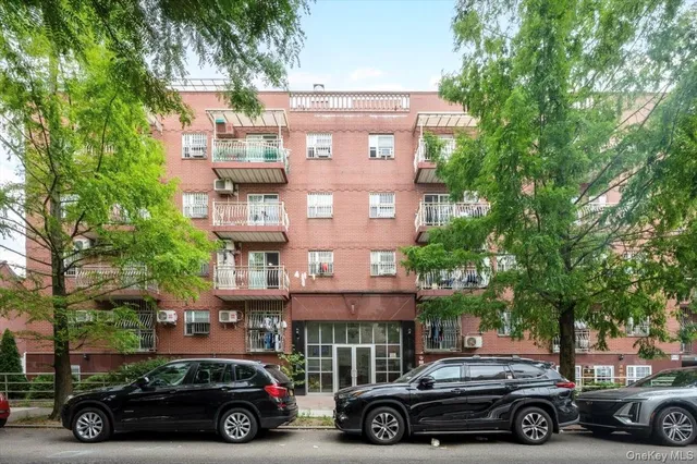 $728,000 | 132-36 Pople Avenue, Unit 3A | Flushing