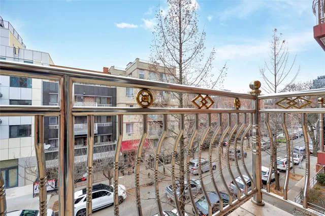 $728,000 | 132-36 Pople Avenue, Unit 3A | Flushing