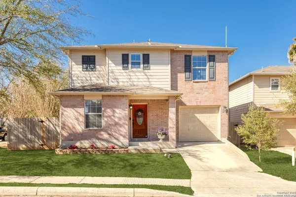 $2,100 | 16115 Branching Oaks, San Antonio, TX 78247