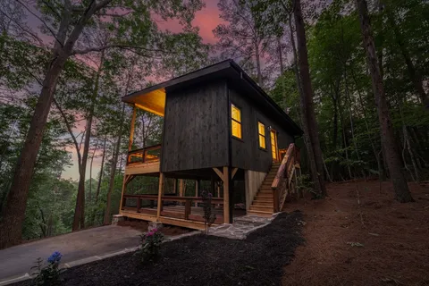 $440,000 | 190 Laurel Crossing, Blue Ridge, GA 30513