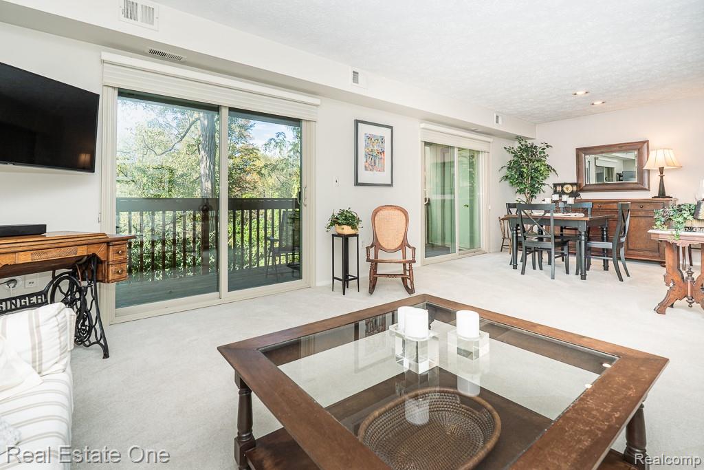 1697 Riverside Drive, Unit 15 Rochester Hills, MI 48309 - Photo 4 of 32 Gallery Image 4