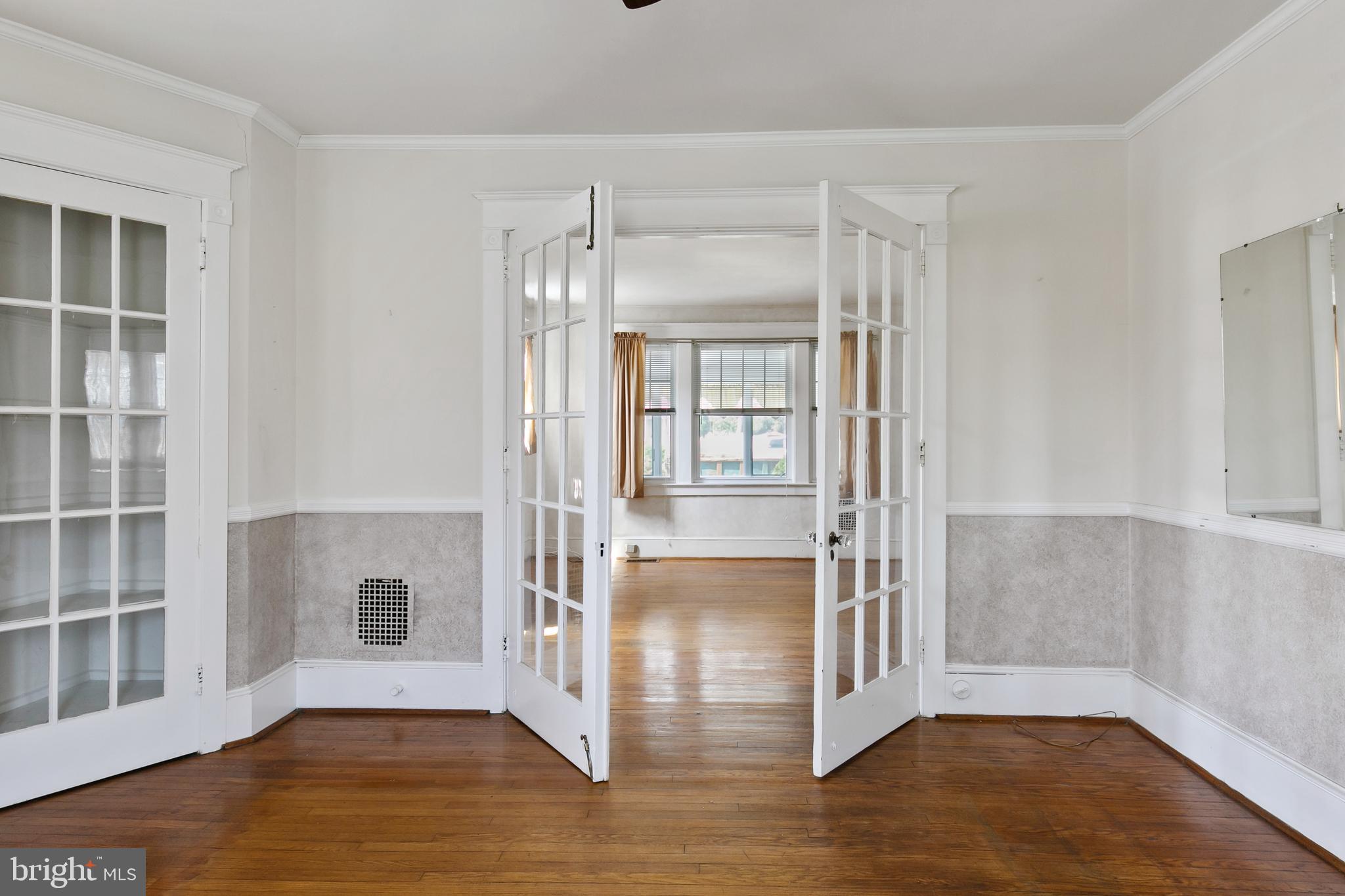 303 2nd Street Riverton, NJ 08077 - Photo 12 of 32 Dining Room