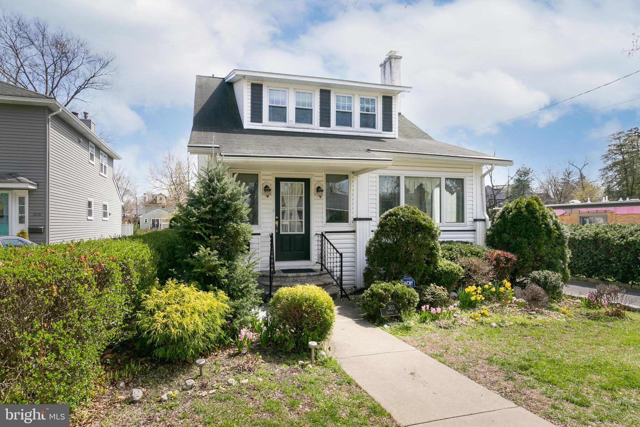 303 2nd Street Riverton, NJ 08077 - Photo 2 of 32 Exterior Front