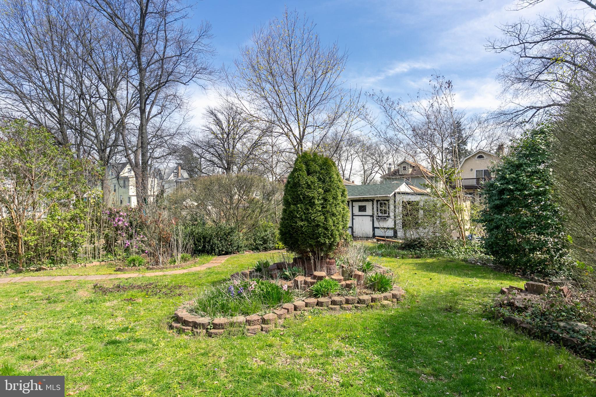 303 2nd Street Riverton, NJ 08077 - Photo 32 of 32 Garden & Shed