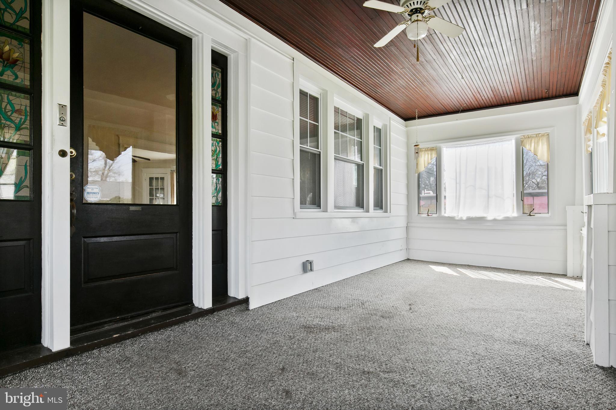 303 2nd Street Riverton, NJ 08077 - Photo 4 of 32 Enclosed Porch
