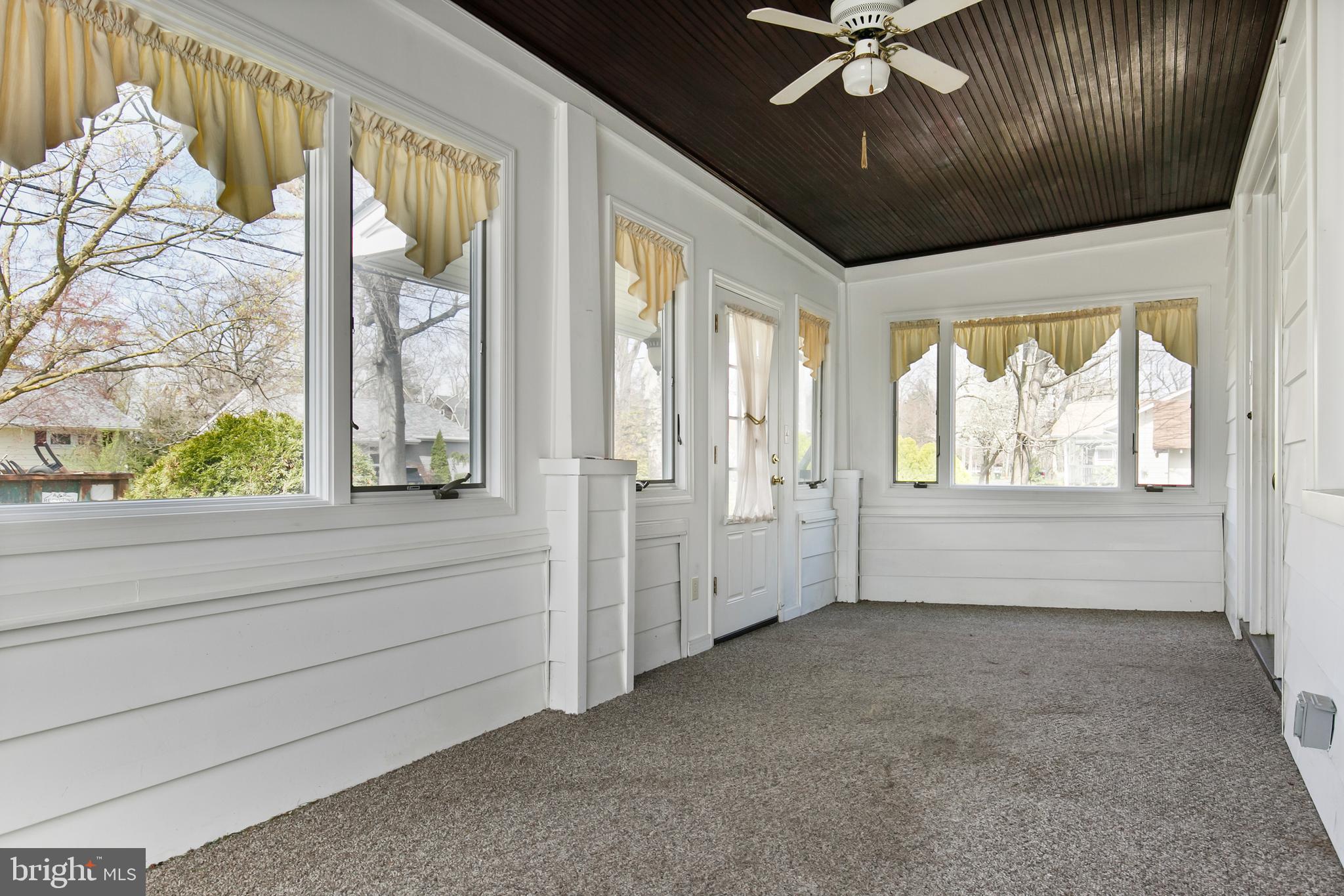 303 2nd Street Riverton, NJ 08077 - Photo 6 of 32 Enclosed Porch