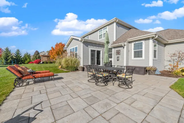 $830,000 | N42W22833 Beacon Court, Pewaukee, WI 53072