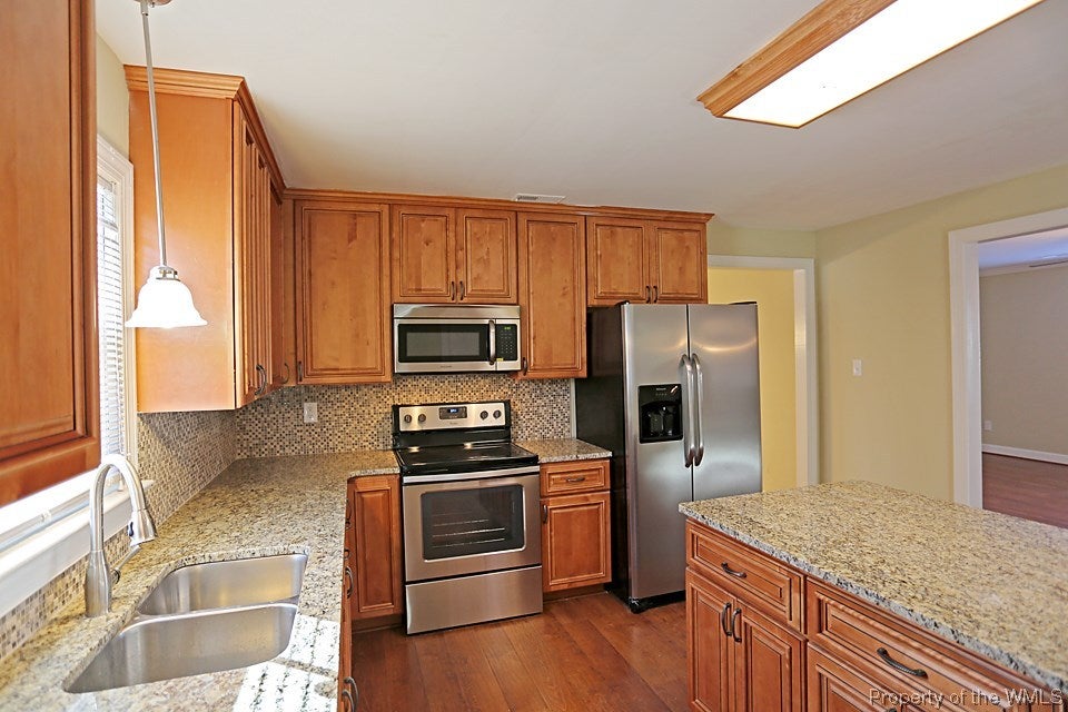 2339 Low Ground Road Hayes, VA 23072 - Photo 6 of 17 Gallery Image 6