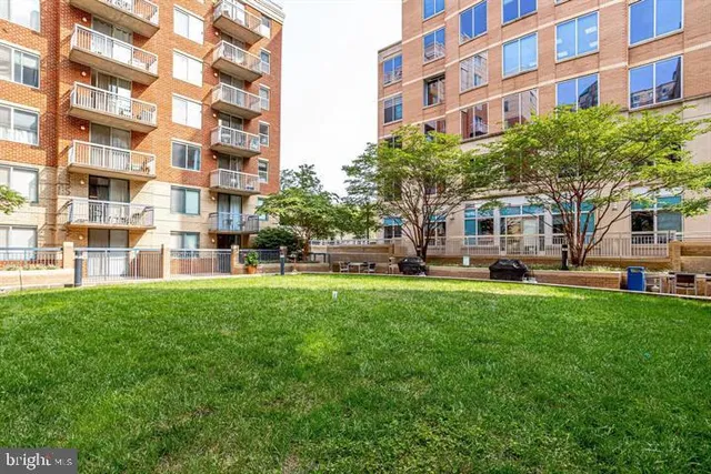 $4,500 | 3835 9th Street North, Unit 809W, Arlington, VA 22203