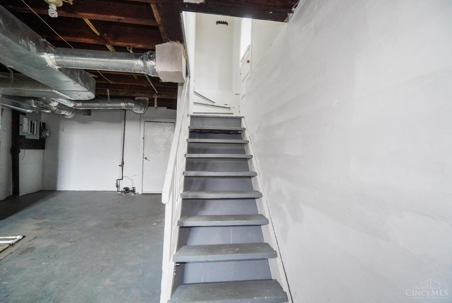 3528 Brotherton Road Cincinnati, OH 45209 - Photo 30 of 37