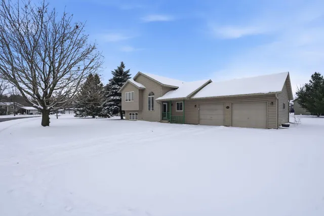 $299,900 | 13564 Brenda Boulevard, Becker, MN 55308
