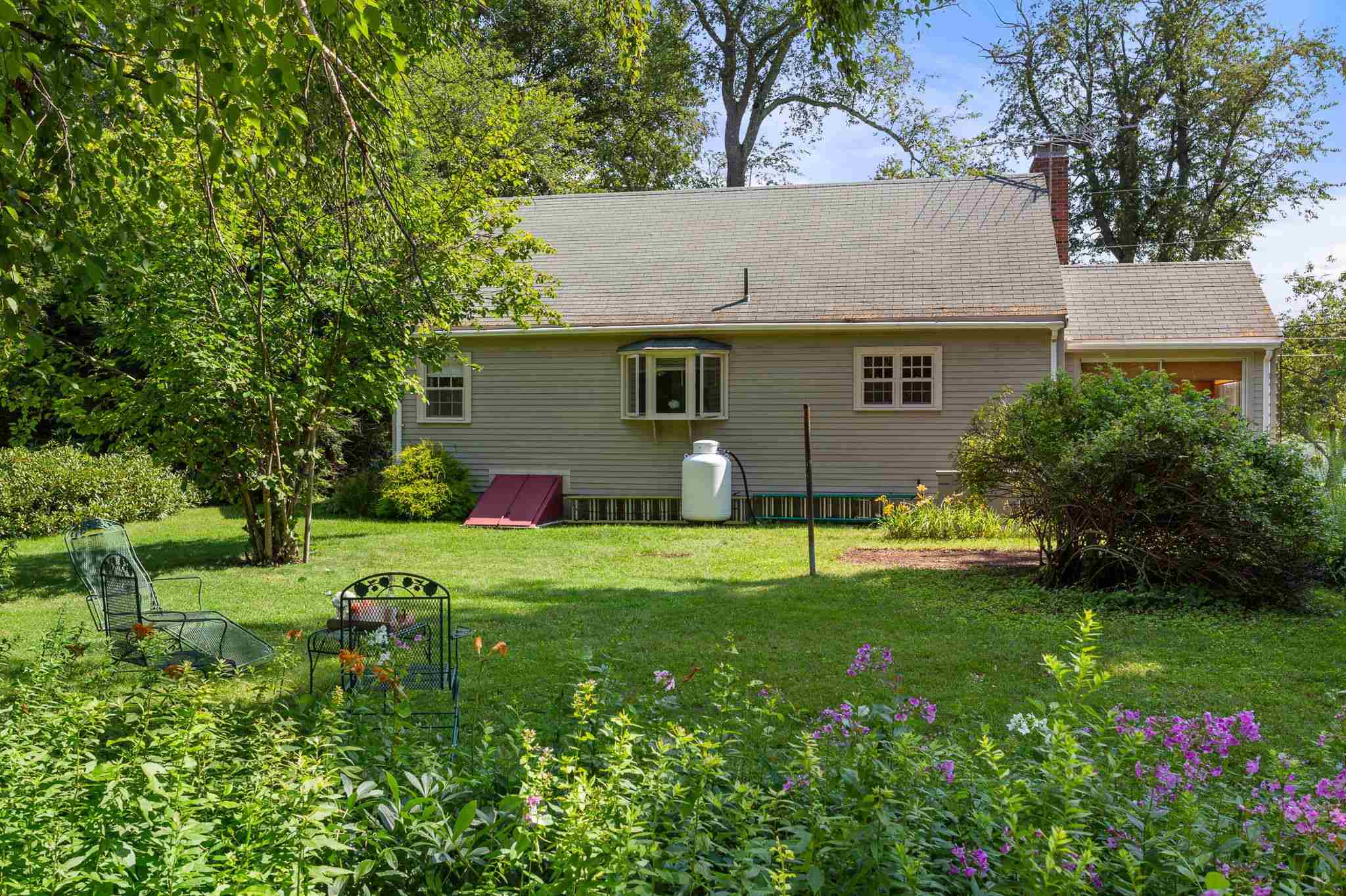 3 Crest Road Kingston, NH 03848 - Photo 3 of 40