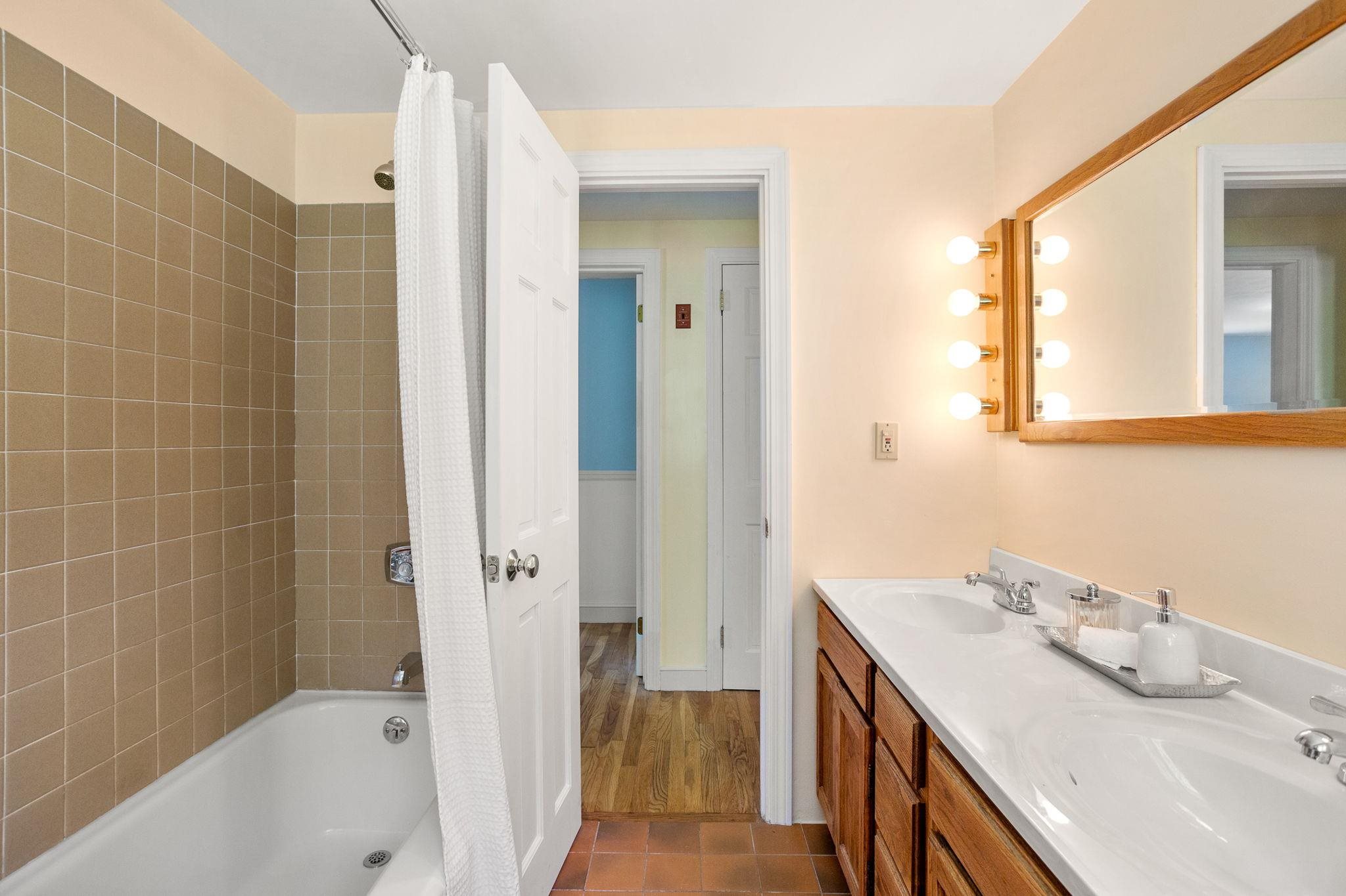 3 Crest Road Kingston, NH 03848 - Photo 21 of 40