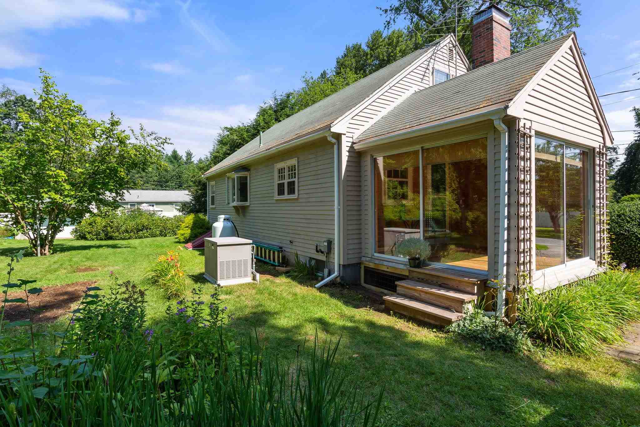 3 Crest Road Kingston, NH 03848 - Photo 23 of 40