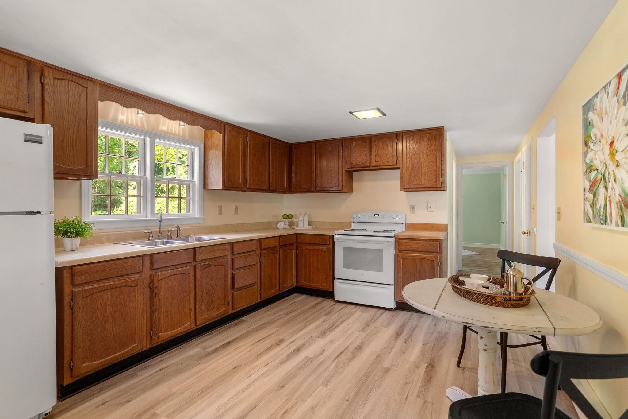 3 Crest Road Kingston, NH 03848 - Photo 5 of 40
