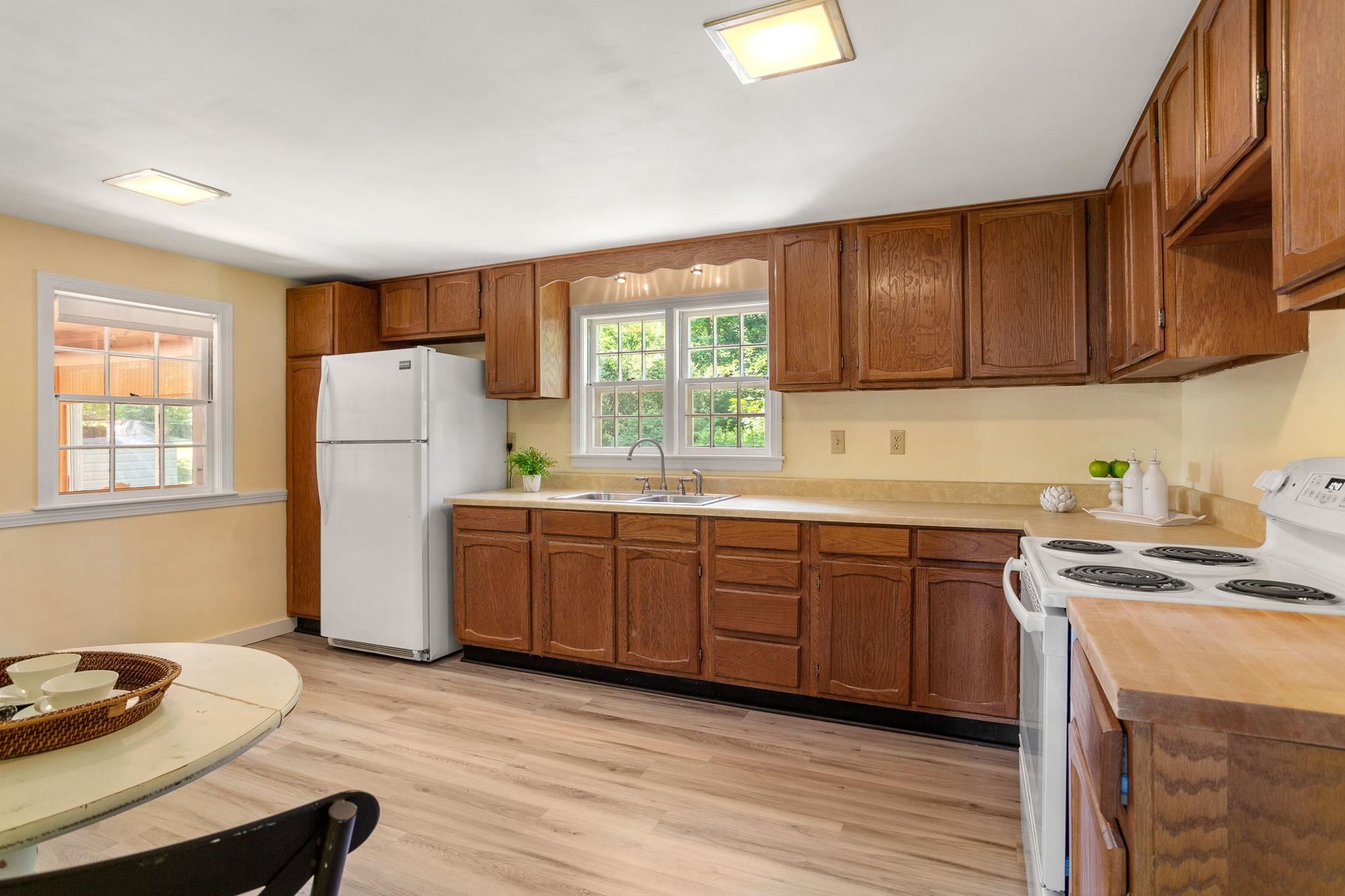 3 Crest Road Kingston, NH 03848 - Photo 6 of 40