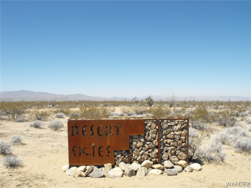 33 West Cielo Road Yucca, AZ 86438 - Photo 2 of 17 Gallery Image 2