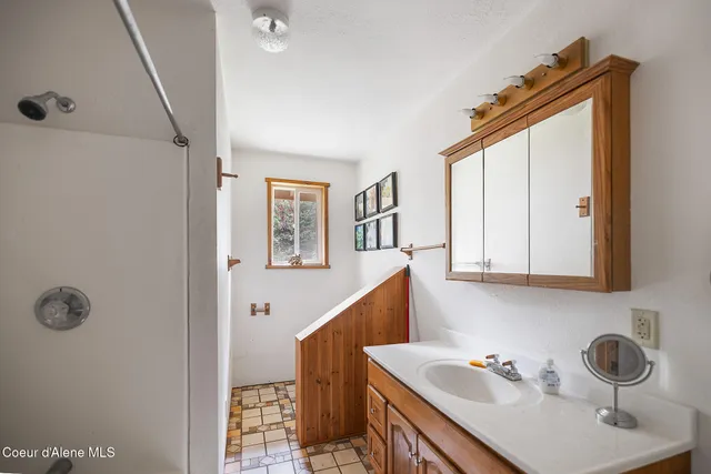 $379,900 | 346 Old Range Road, Clark Fork, ID 83811