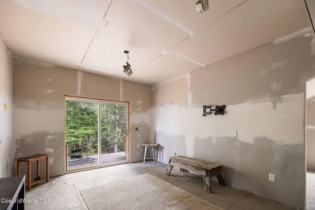 $379,900 | 346 Old Range Road, Clark Fork, ID 83811