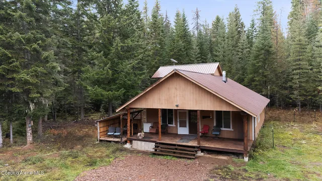 $379,900 | 346 Old Range Road, Clark Fork, ID 83811