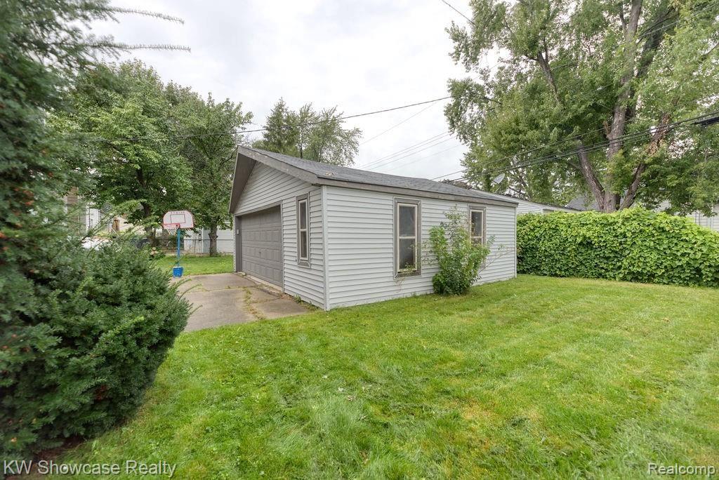8465 Rivard Avenue Warren, MI 48089 - Photo 29 of 29 8465Rivard-29.jpg