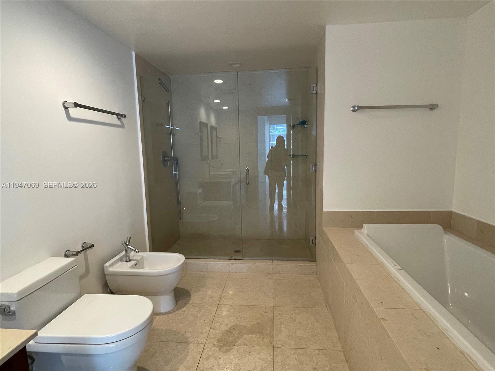 495 Brickell Avenue, Unit 3810 Miami, FL 33131 - Photo 11 of 21