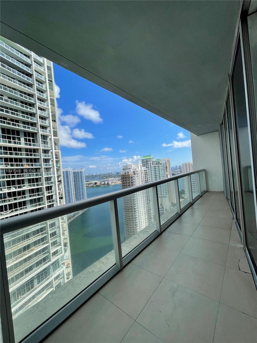495 Brickell Avenue, Unit 3810 Miami, FL 33131 - Photo 4 of 21