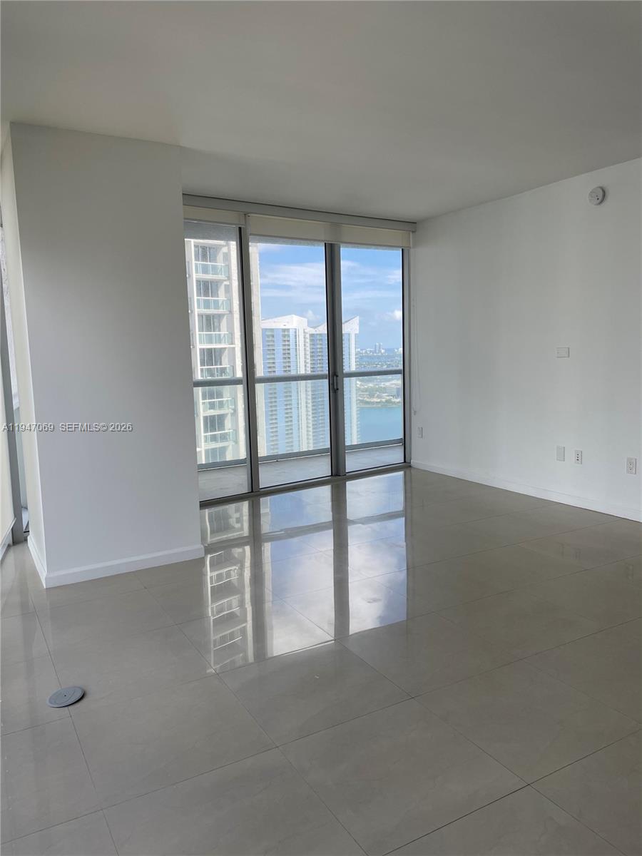 495 Brickell Avenue, Unit 3810 Miami, FL 33131 - Photo 5 of 21