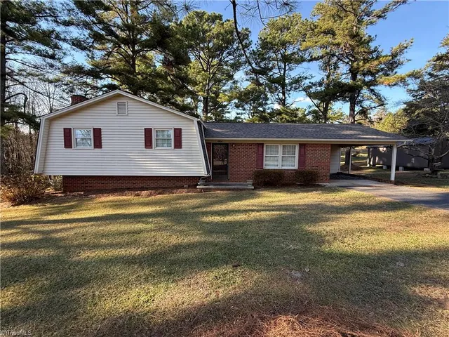 $300,000 | 4804 Old Lexington Road, Asheboro, NC 27205