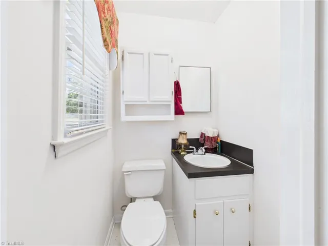 $300,000 | 4804 Old Lexington Road, Asheboro, NC 27205