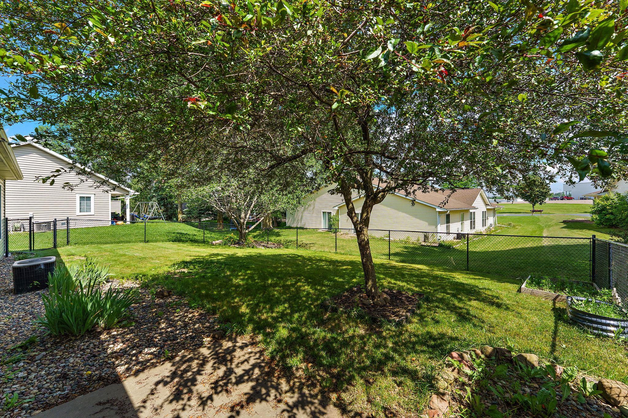 1825 Windmill Drive Baldwin, WI 54002 - Photo 3 of 36