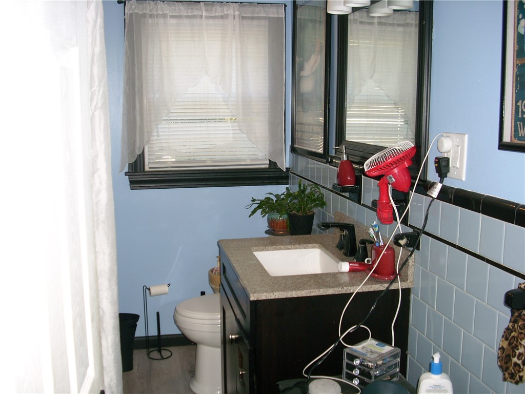 20 Custer Street Warwick, RI 02889 - Photo 11 of 18