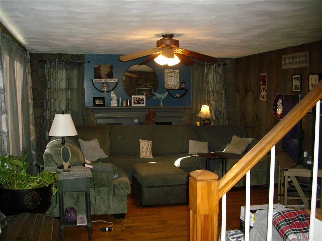 20 Custer Street Warwick, RI 02889 - Photo 7 of 18