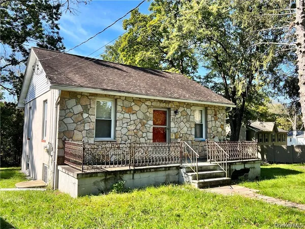 $2,300 | 22 John Street, New Windsor, NY 12553