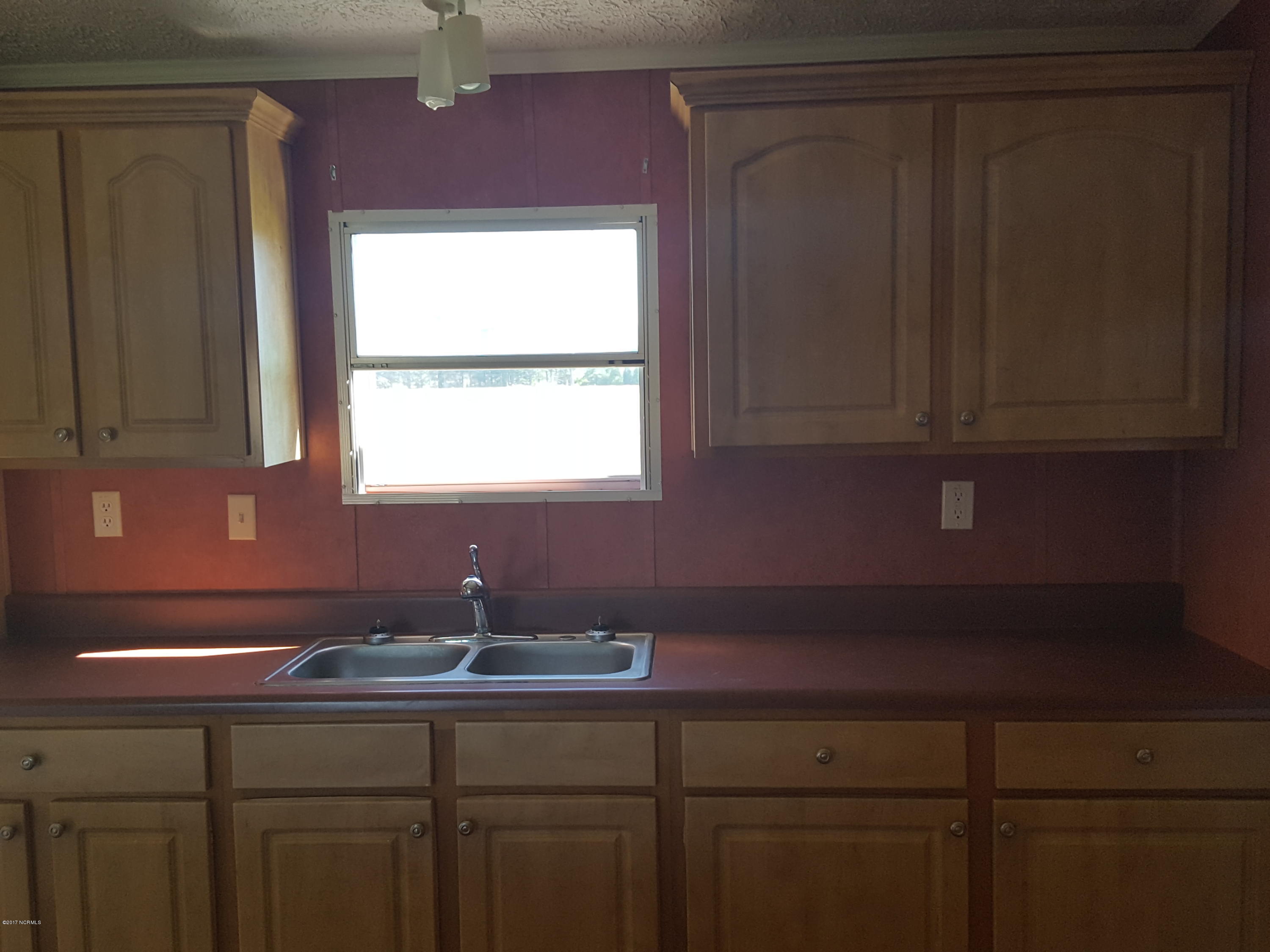 559 Kleber Croom Road Kinston, NC 28504 - Photo 7 of 13 20171020_114522