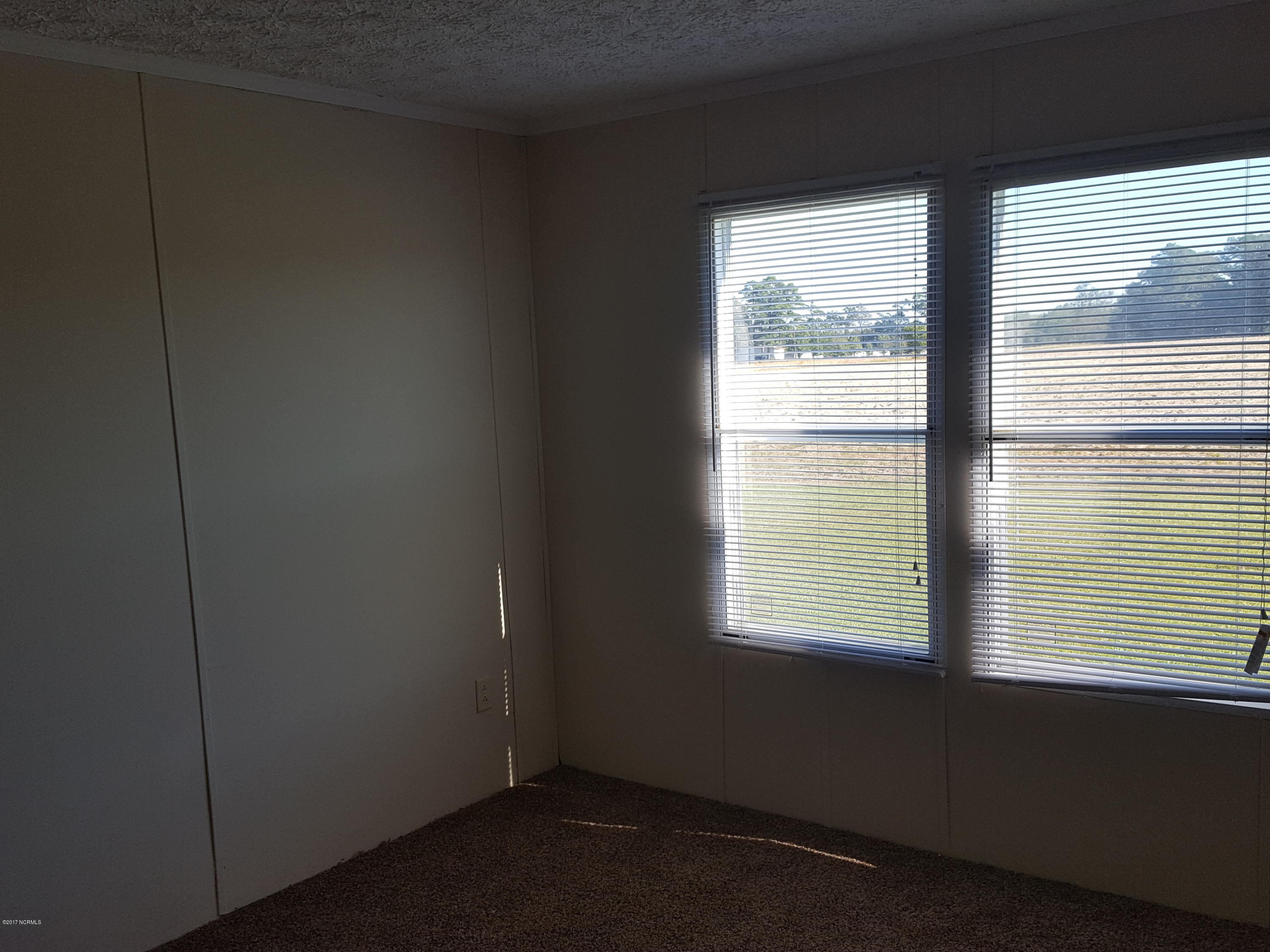 559 Kleber Croom Road Kinston, NC 28504 - Photo 8 of 13 20171020_114916