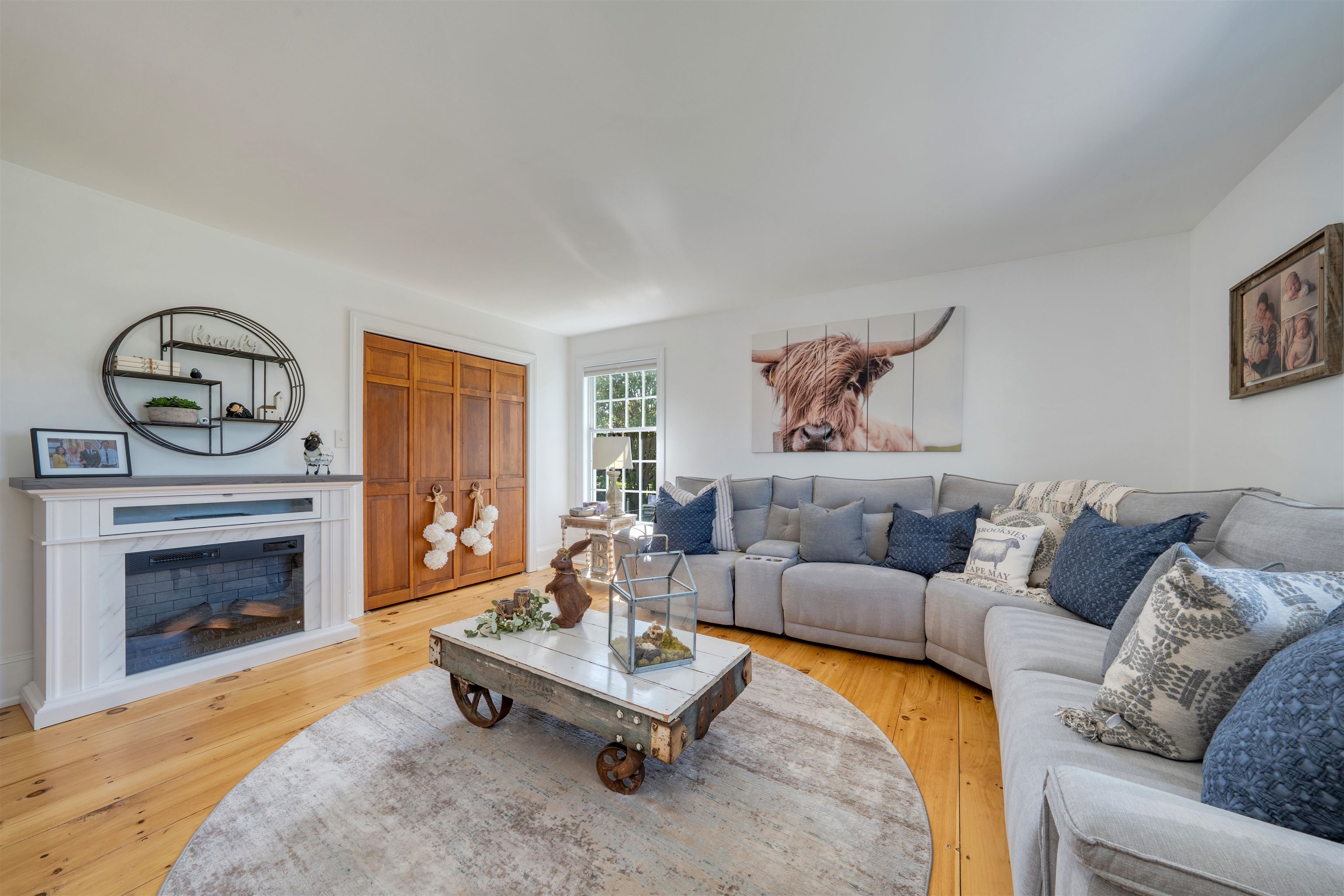 892 Weeks Landing Road Erma, NJ 08204 - Photo 20 of 50 a living room with furniture and a fireplace