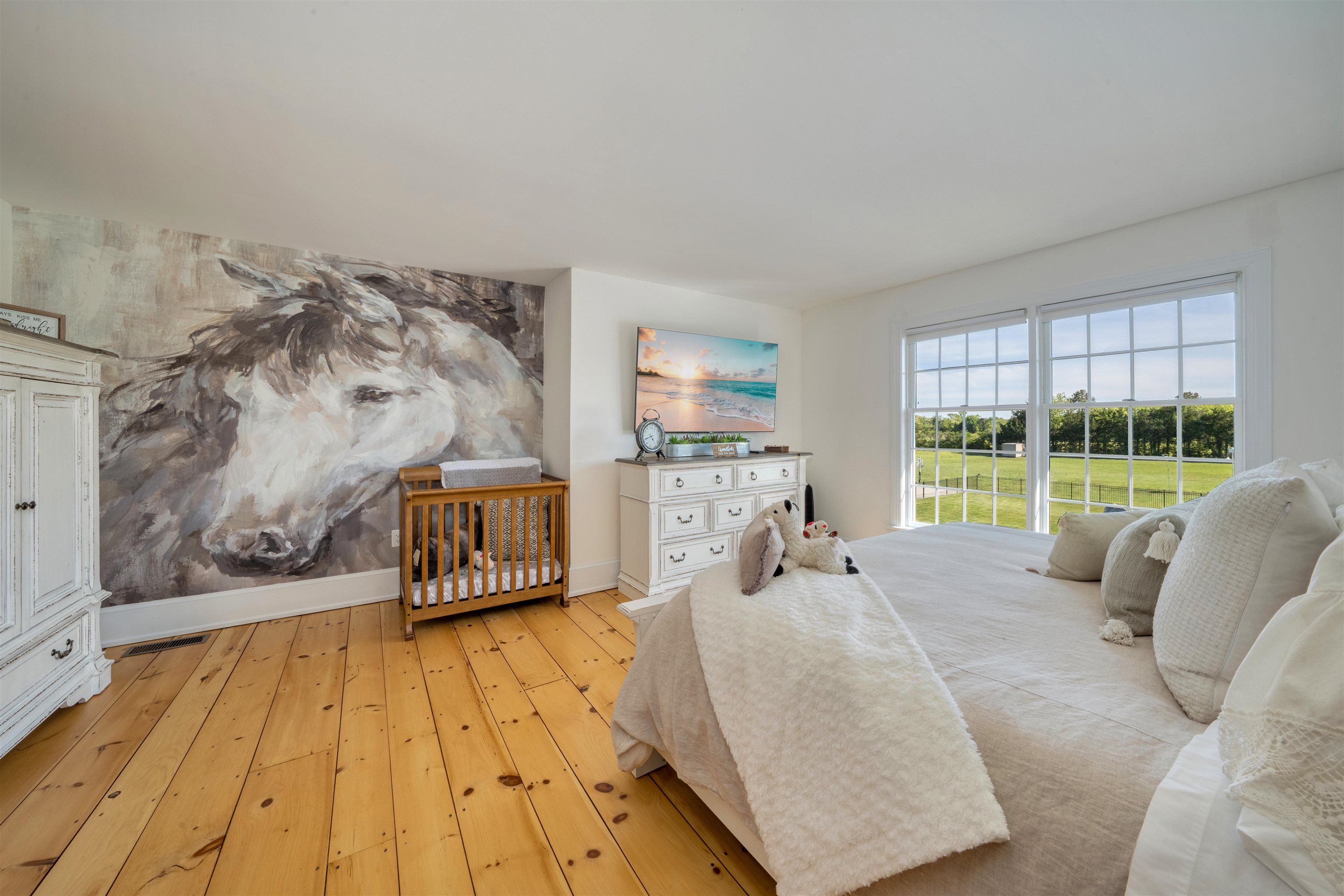 892 Weeks Landing Road Erma, NJ 08204 - Photo 28 of 50 a living room with furniture and a large window