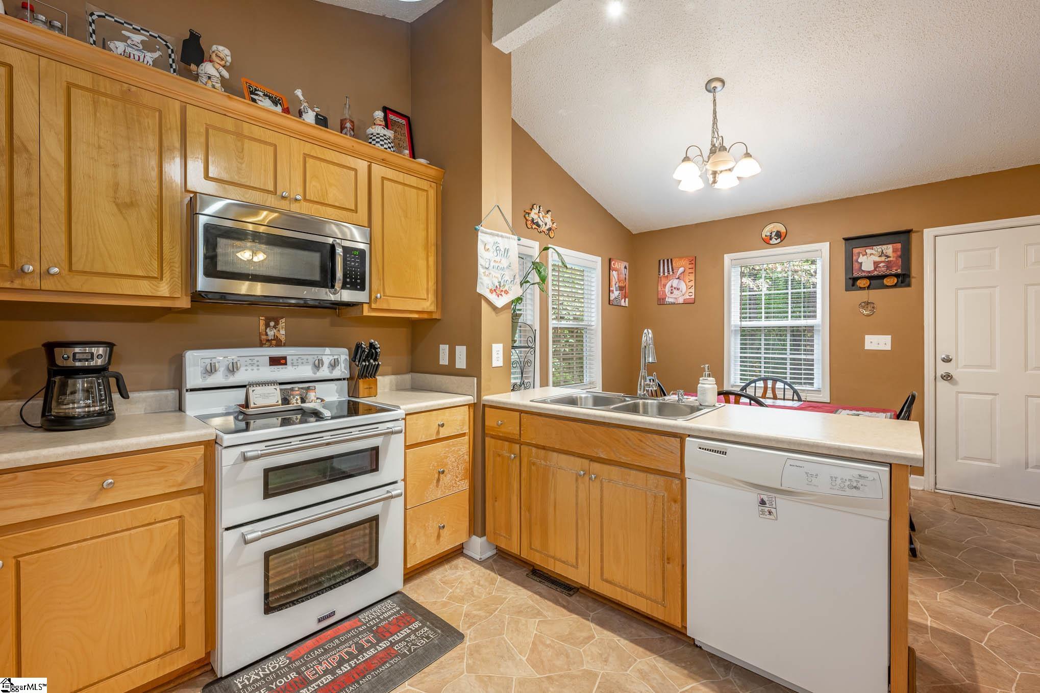 864 Gilliam Road Greer, SC 29651 - Photo 11 of 26